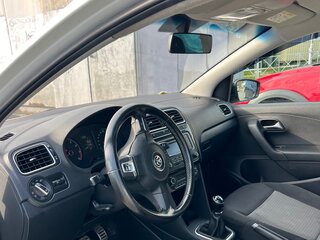 2014 Volkswagen Polo V, белый, 950000 рублей, вид 4