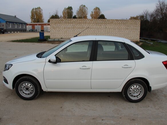 2024 Lada (ВАЗ) Granta I Рестайлинг, белый, 1050000 рублей - вид 1