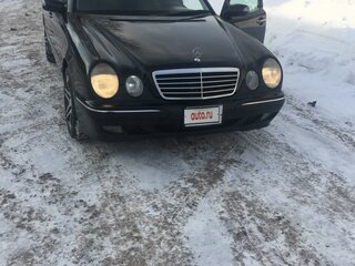 2000 Mercedes-Benz E-Класс 320 II (W210, S210) Рестайлинг, чёрный, 580000 рублей, вид 1