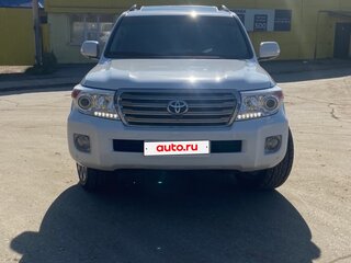 2013 Toyota Land Cruiser 200 Series Рестайлинг 1, белый, 4550000 рублей, вид 1