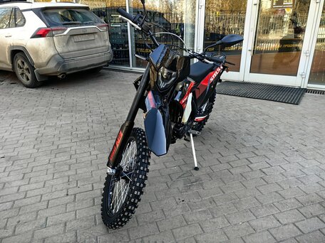 2026 Stels 250 Enduro, чёрный, 164000 рублей, вид 3