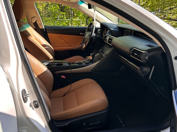 2020 Lexus IS 300 III Рестайлинг, белый, 2490000 рублей - вид 5