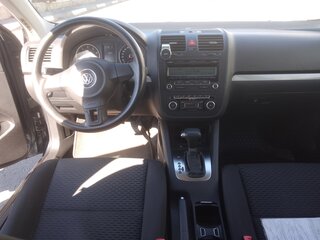 2010 Volkswagen Jetta V, серый, 785000 рублей, вид 4