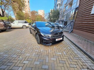 2018 Kia Optima IV Рестайлинг, коричневый, 1900000 рублей, вид 3