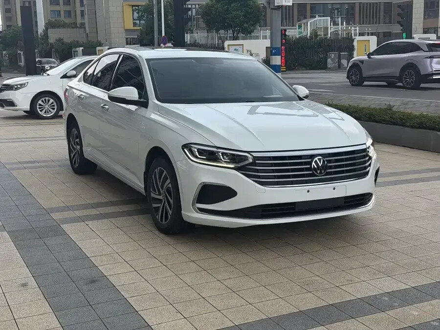 Открыть фотографии: Volkswagen Lavida III Рестайлинг