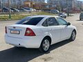 2011 Ford Focus II Рестайлинг, белый - вид 2