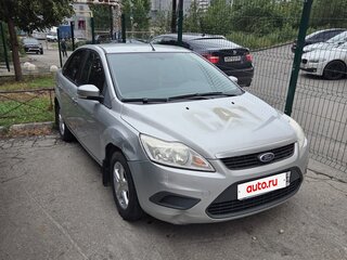 2010 Ford Focus II Рестайлинг, серебристый, 565000 рублей, вид 2