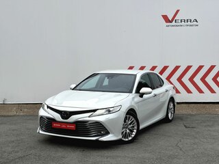 2018 Toyota Camry VIII (XV70), белый, 2900000 рублей, вид 1
