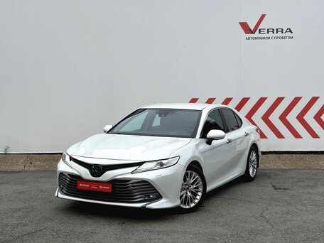 Toyota Camry VIII (XV70)