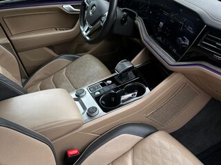 2020 Volkswagen Touareg III, серый, 5000000 рублей, вид 5