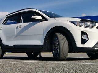 2019 Kia Stonic I, белый, 1700000 рублей, вид 1