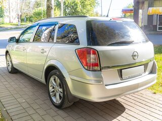 2011 Opel Astra H Рестайлинг, серебристый, 550000 рублей, вид 5