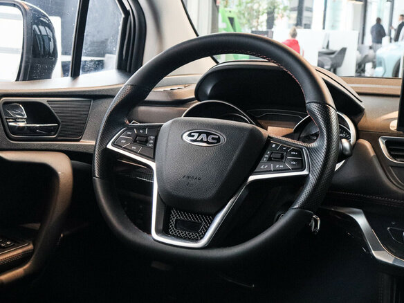 2024 JAC JS3, чёрный, 1300000 рублей - вид 10