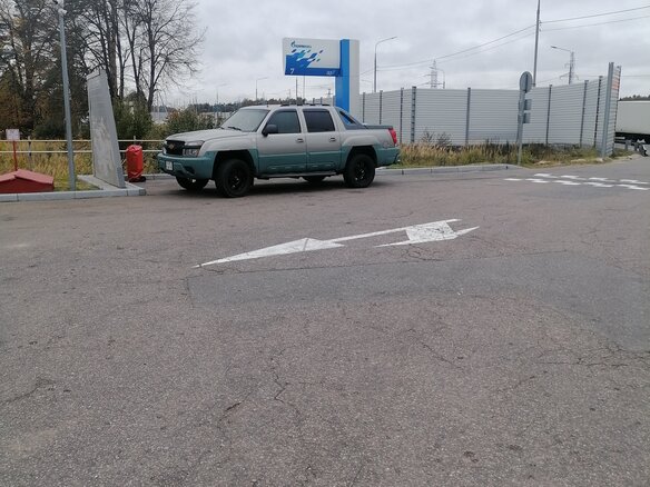 2001 Chevrolet Avalanche I, белый, 1300000 рублей - вид 9