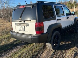 2012 Jeep Liberty (North America) II, белый, 2450000 рублей, вид 4
