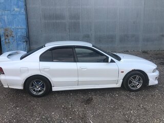 2000 Mitsubishi Galant VIII Рестайлинг, белый, 350000 рублей, вид 3