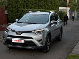 2017 Toyota RAV4 IV (XA40) Рестайлинг, серебристый, 2550000 рублей, вид 3