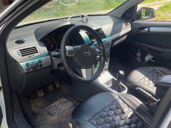 2012 Opel Astra H Рестайлинг, белый, 700000 рублей - вид 10