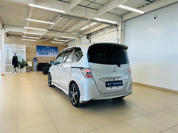 2012 Honda Freed I Рестайлинг, серый, 1249999 рублей - вид 4