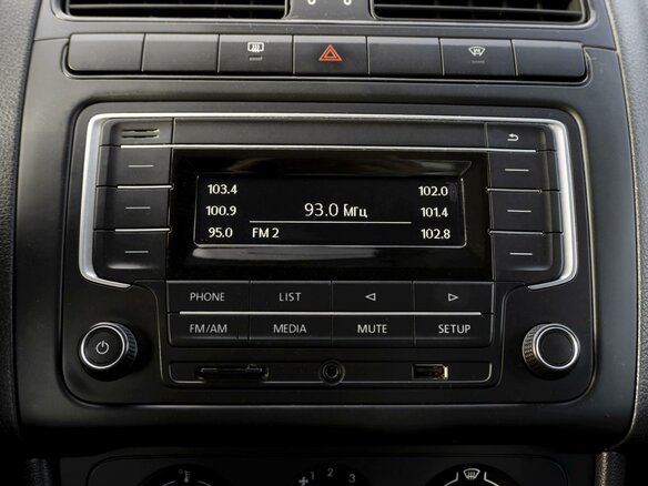 2017 Volkswagen Polo V Рестайлинг, белый, 1119000 рублей - вид 10
