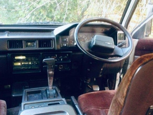 1987 Mitsubishi Delica III, серый, 500000 рублей - вид 5