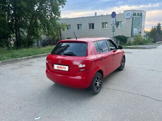 2013 Skoda Fabia II Рестайлинг, красный, 375000 рублей, вид 3