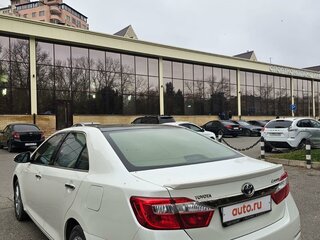 2014 Toyota Camry VII (XV50), белый, 2200000 рублей, вид 2