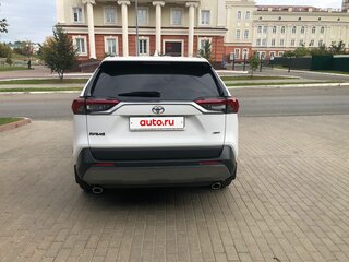 2020 Toyota RAV4 V (XA50), белый, 4200000 рублей, вид 3