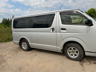 2016 Toyota HiAce H200 Рестайлинг, серебристый, 2500000 рублей, вид 2