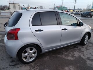 2008 Toyota Yaris II, серебристый, 500000 рублей, вид 4