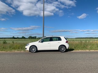 2011 Volkswagen Golf VI, белый, 900000 рублей, вид 3