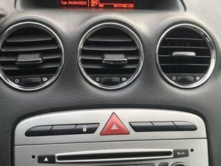 2012 Peugeot 308 I Рестайлинг, белый, 400000 рублей, вид 5