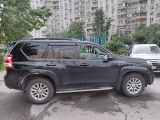 2013 Toyota Land Cruiser Prado 150 Series Рестайлинг 1, чёрный, 3500000 рублей, вид 4