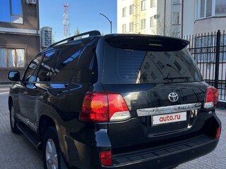 2013 Toyota Land Cruiser 200 Series Рестайлинг 1, чёрный, 4200000 рублей, вид 3