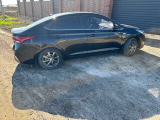 2018 Hyundai Solaris II, чёрный, 1130000 рублей, вид 2