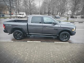 2019 Ram 1500 Crew Cab IV (DS/DJ), чёрный, 3390000 рублей, вид 3