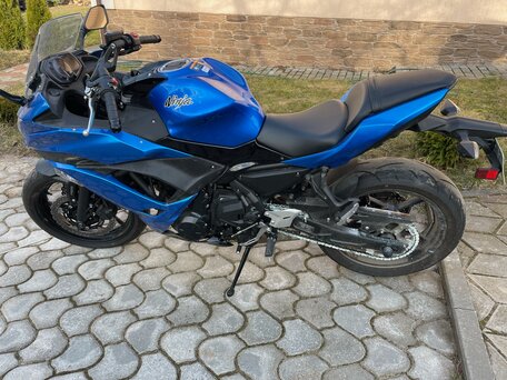 2018 Kawasaki Ninja 650, синий, 551882 рублей, вид 5