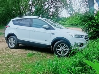 2018 Ford Kuga II Рестайлинг, белый, 1450000 рублей, вид 3