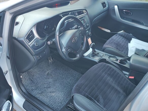 2018 Kia Ceed II Рестайлинг, серебристый, 1900000 рублей - вид 4