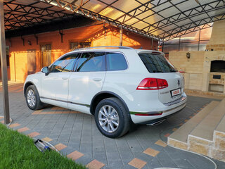 2016 Volkswagen Touareg II Рестайлинг, белый, 3300000 рублей, вид 5