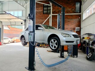 2005 Toyota Mark X I, серебристый, 1100000 рублей, вид 5