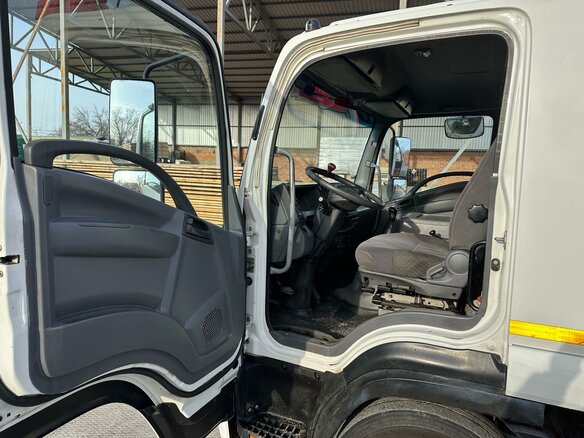 2018 Isuzu Forward (F-Series), белый, 6150000 рублей - вид 18