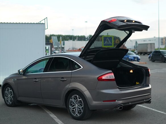 2011 Ford Mondeo IV Рестайлинг, коричневый, 1100000 рублей - вид 2