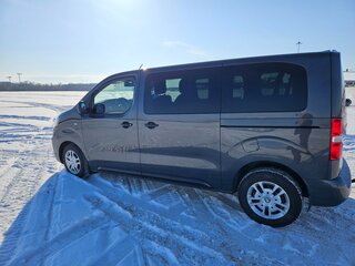2022 Peugeot Traveller I, зелёный, 3990000 рублей, вид 2
