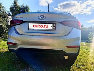 2018 Hyundai Solaris II, серебристый, 1500000 рублей, вид 2