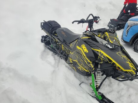 2016 Arctic Cat M-Series, чёрный, 1100000 рублей, вид 3