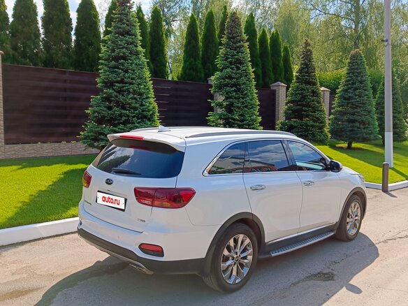 2017 Kia Sorento III Prime Рестайлинг, белый, 2700000 рублей - вид 4