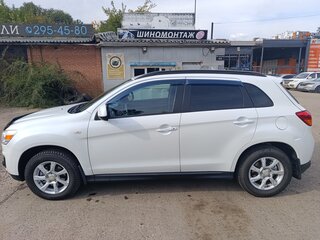 2012 Mitsubishi ASX I Рестайлинг, белый, 1380000 рублей, вид 3