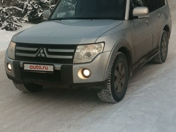 2007 Mitsubishi Pajero IV, серебристый