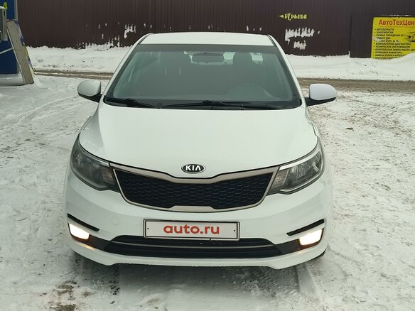 2017 Kia Rio III Рестайлинг, белый, 1100000 рублей - вид 18
